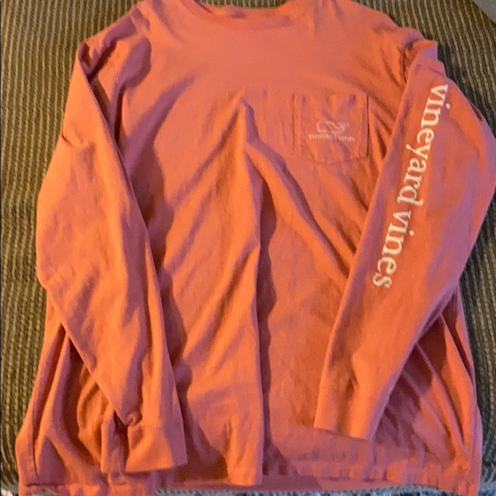 Vineyard Vines long sleeve whale logo tee